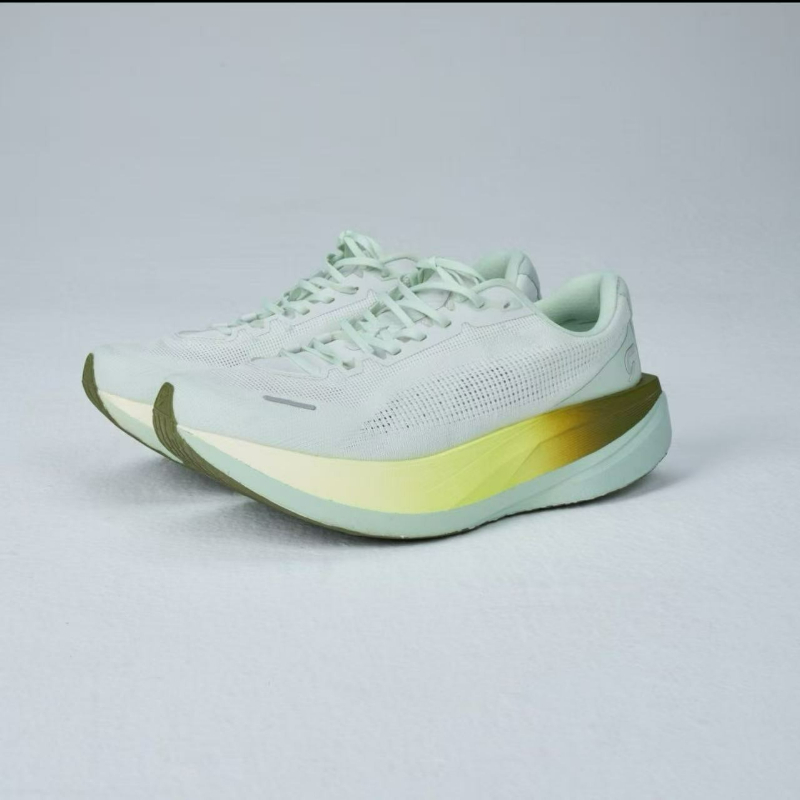 Scarpe da Corsa Professionali  - Outdoor Sport Flooring recensione e prezzo